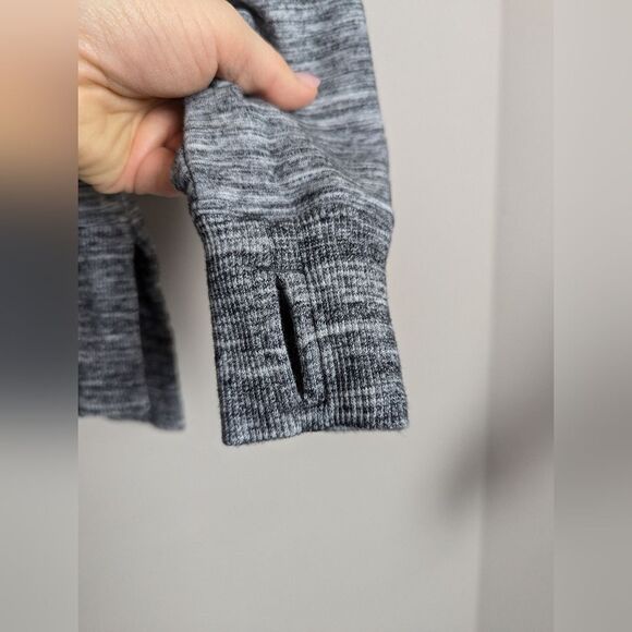 L.L. Bean Women's Cozy sweatshirt heather grey thumbhole size XS - Picture 4 of 7